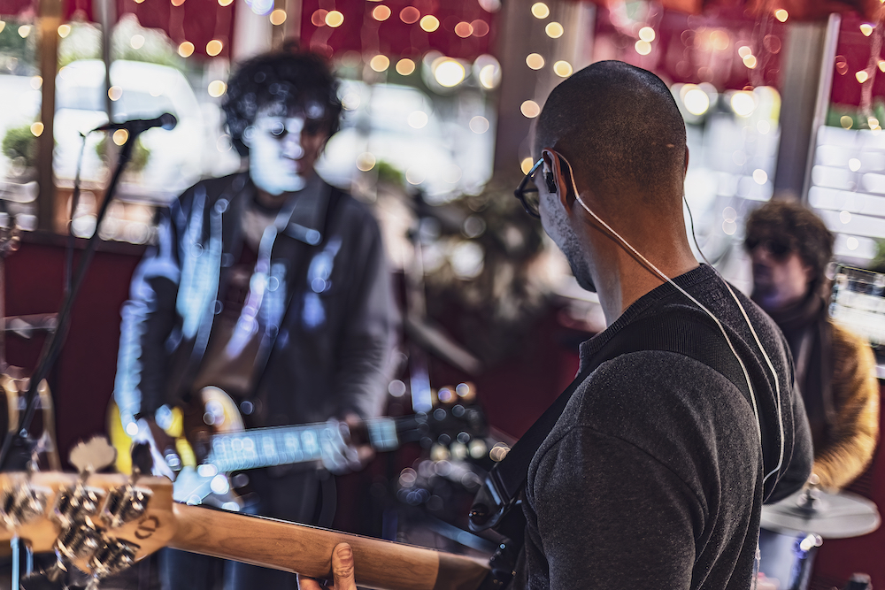 band playing live music